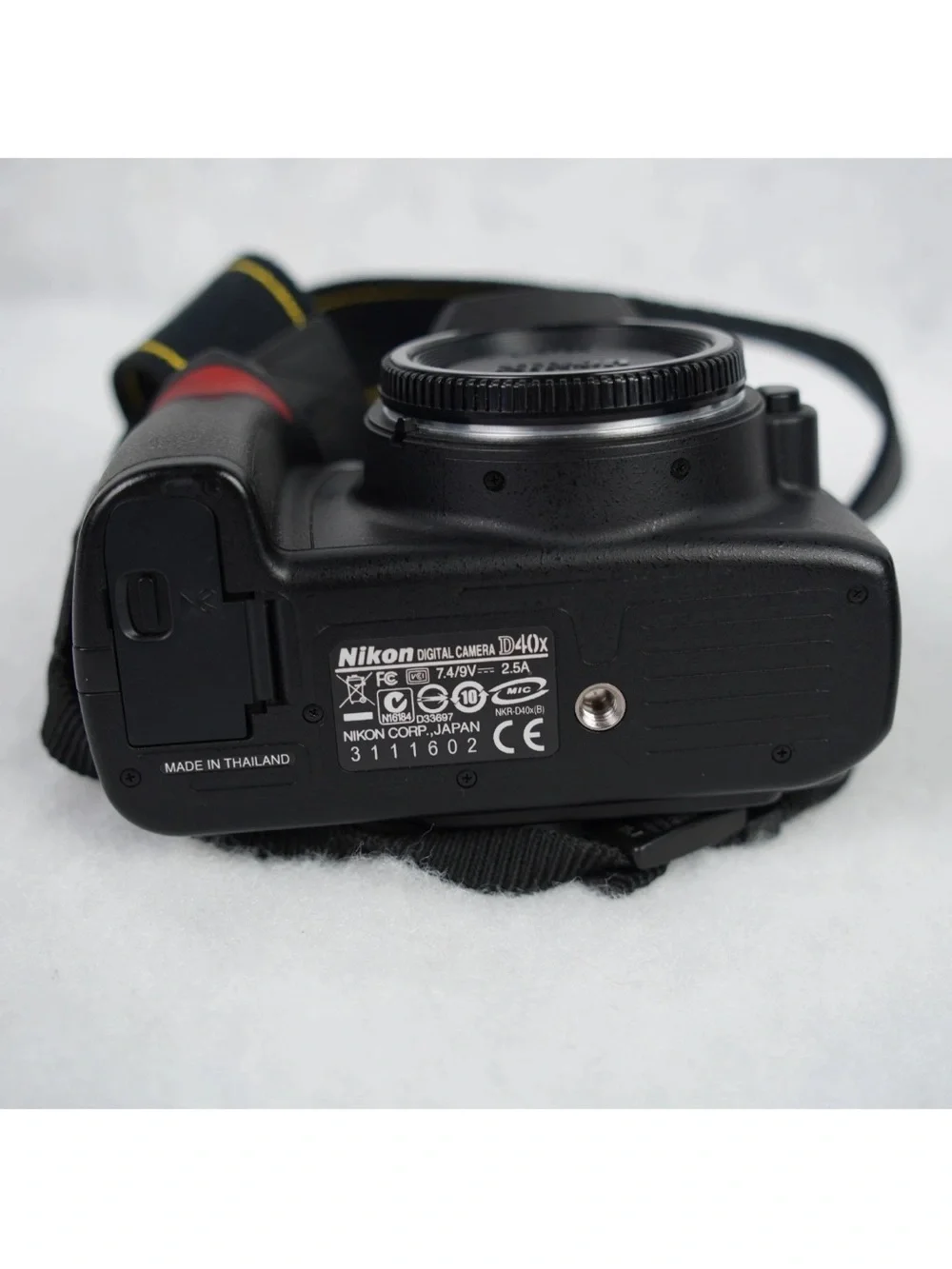 Nikon D40x DSLR Camera 10.2MP Nikon AFS 18-55mm Lens W/ 2 Batterries Bag Mint